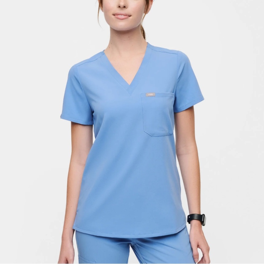Catarina One-Pocket Scrub Top